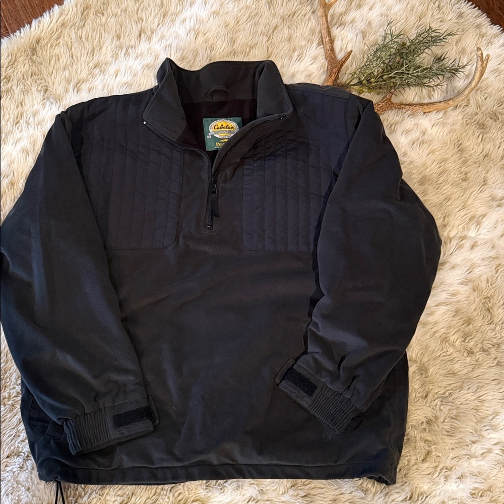 Cabela's Men's Black and Hunter Green Quilted Performance 1/4 zip Jacket
